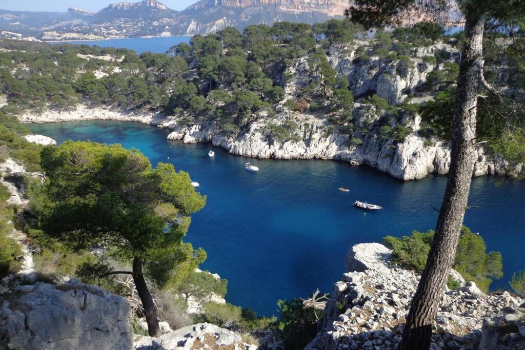vue cap canaille et proche centre Cassis Extérieur photo